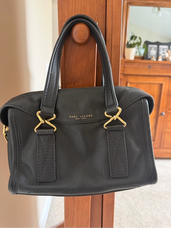 Marc Jacobs Handbags - Marc Jacobs Black Pebbled Leather Wellington Satchel with Gold Hardware with COA